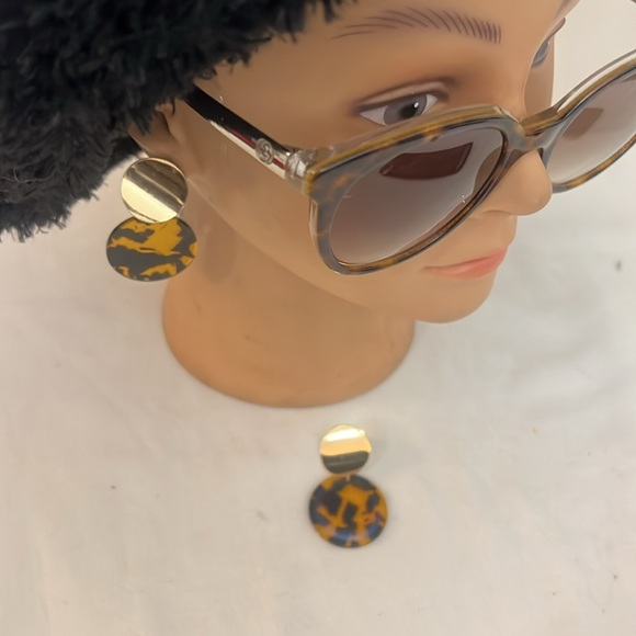 Chloe Accessory round Gold Plated Dangling Animal Earrings - Picture 7 of 7